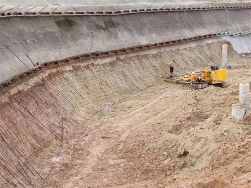 绿春基坑边坡加固